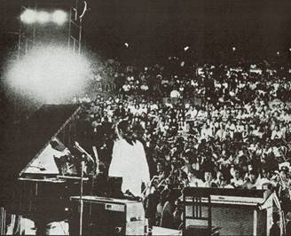 O, ʐ^, , Â ܂܂Ă摜

Iɐꂽ