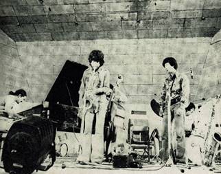 ̑OɗĂj̔ʐ^

Iɐꂽ