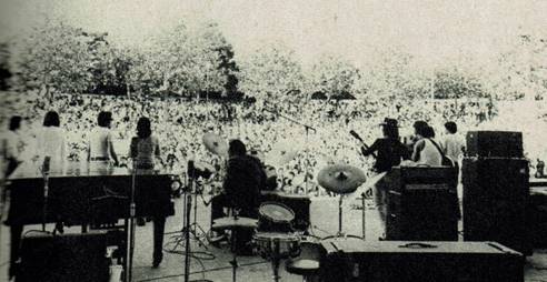 {[gɏĂl̔ʐ^

ႢxŎIɐꂽ